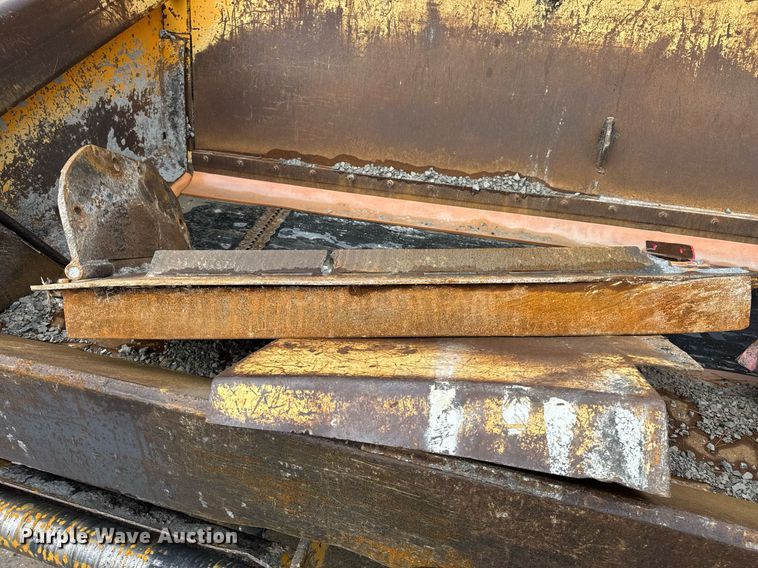 image for item DH9808 1994 Blaw-Knox RW-195D road widener