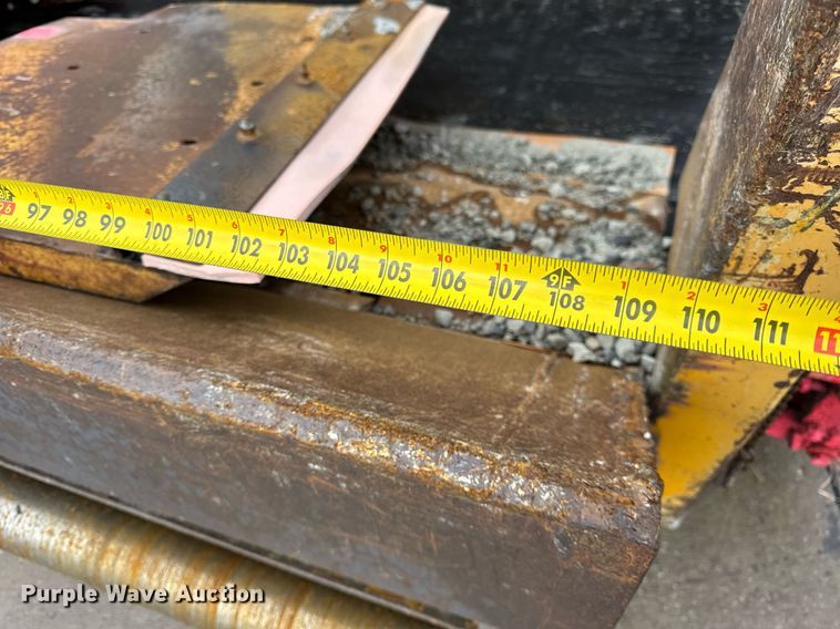 image for item DH9808 1994 Blaw-Knox RW-195D road widener