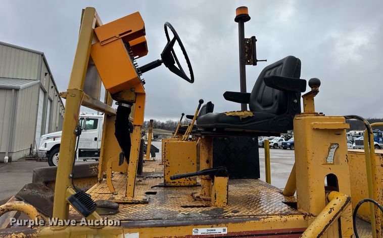 image for item DH9808 1994 Blaw-Knox RW-195D road widener