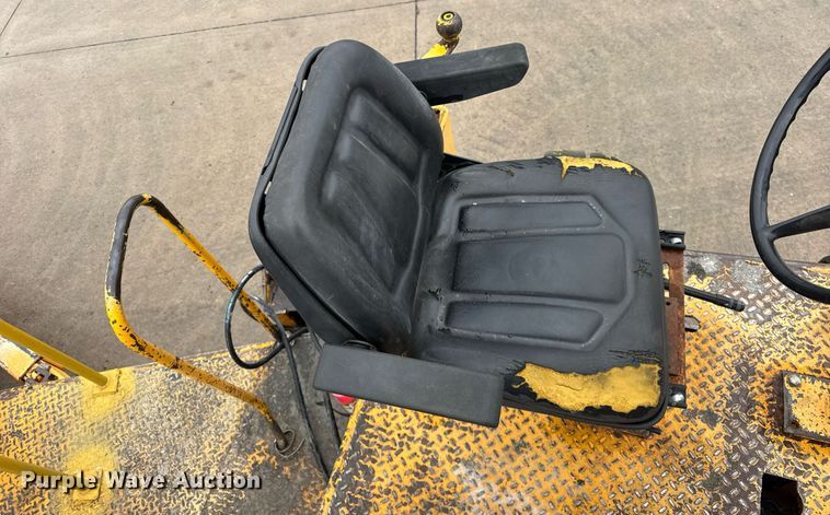 image for item DH9808 1994 Blaw-Knox RW-195D road widener