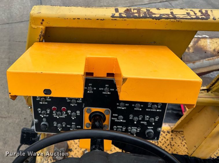 image for item DH9808 1994 Blaw-Knox RW-195D road widener