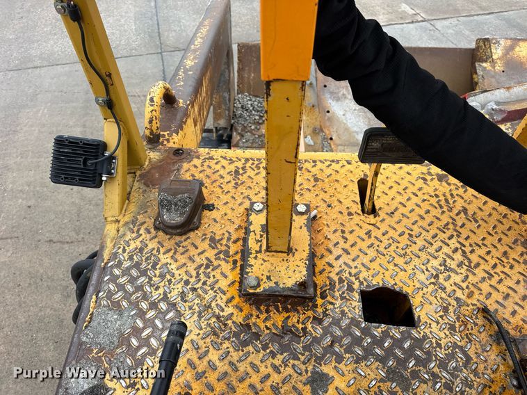 image for item DH9808 1994 Blaw-Knox RW-195D road widener