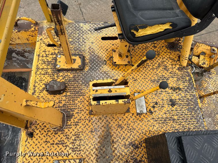 image for item DH9808 1994 Blaw-Knox RW-195D road widener