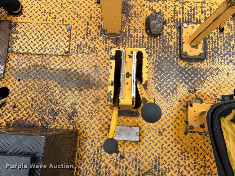 image for item DH9808 1994 Blaw-Knox RW-195D road widener