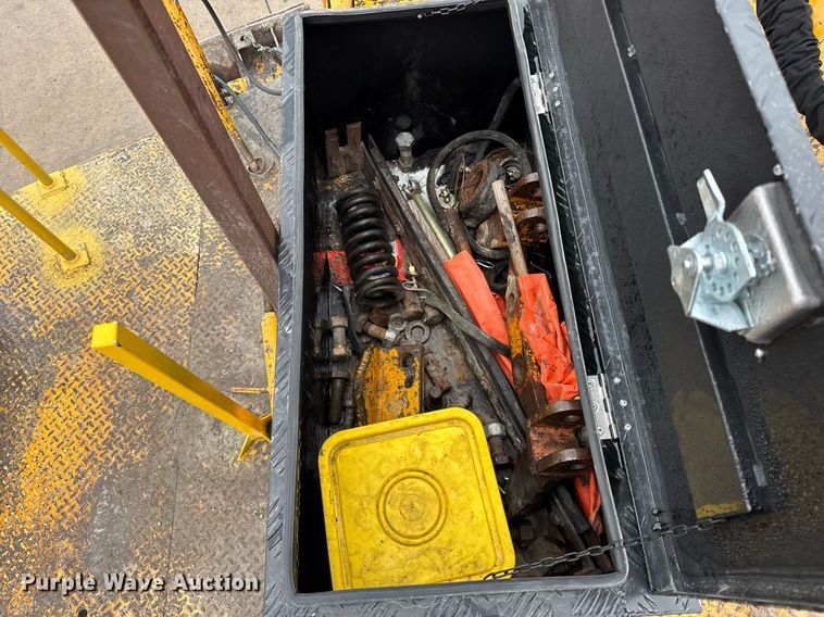 image for item DH9808 1994 Blaw-Knox RW-195D road widener