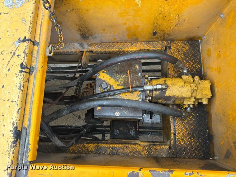 image for item DH9808 1994 Blaw-Knox RW-195D road widener