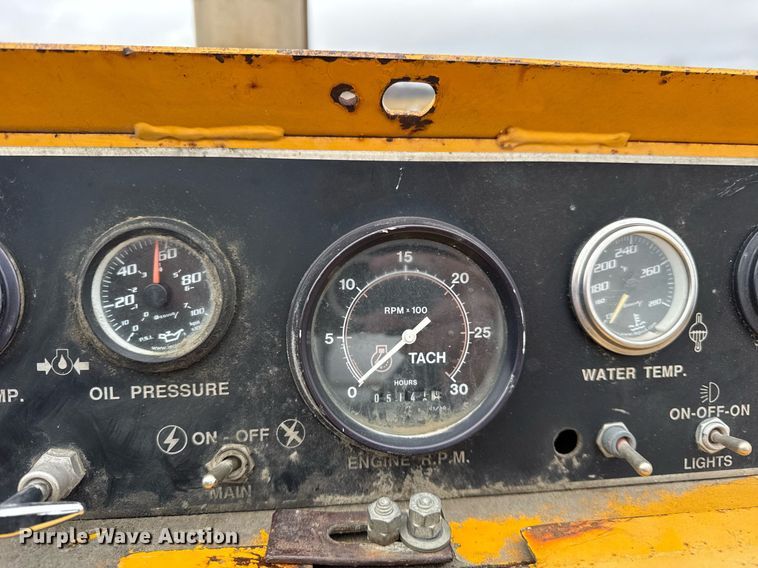 image for item DH9808 1994 Blaw-Knox RW-195D road widener