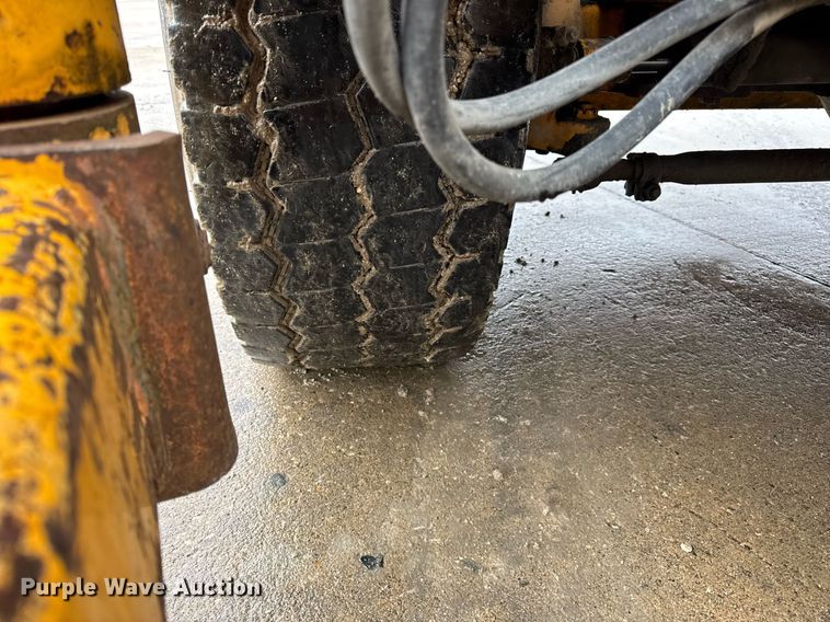 image for item DH9808 1994 Blaw-Knox RW-195D road widener