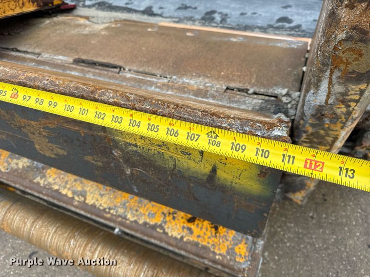 image for item DH9809 1998 Blaw-Knox RW-195D road widener