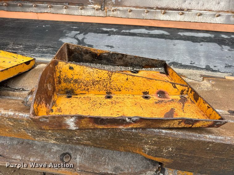 image for item DH9809 1998 Blaw-Knox RW-195D road widener