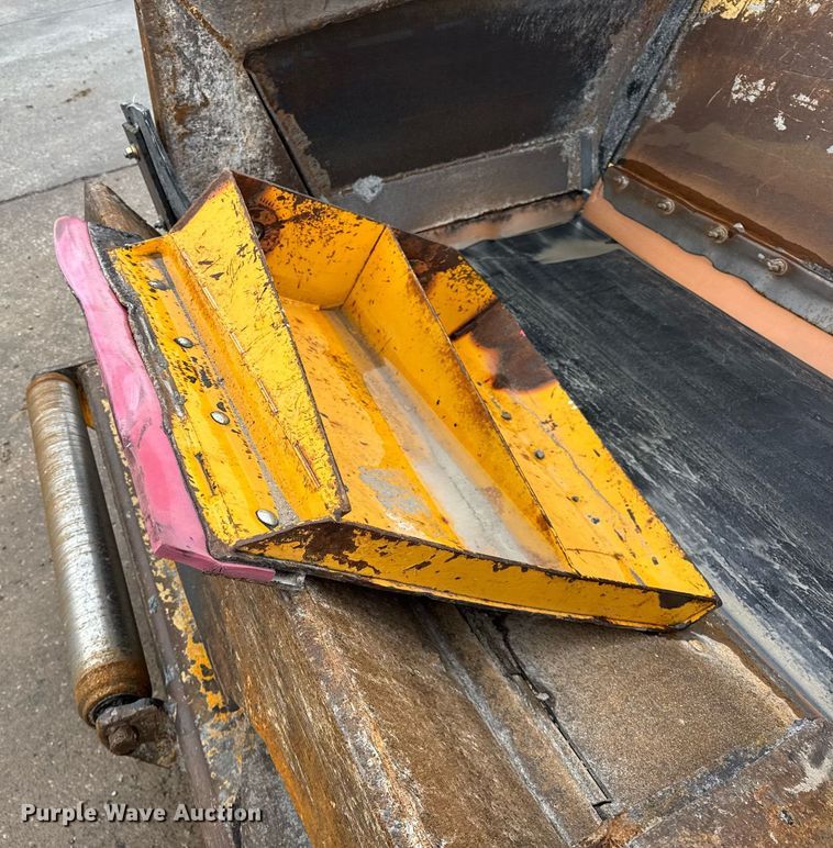 image for item DH9809 1998 Blaw-Knox RW-195D road widener