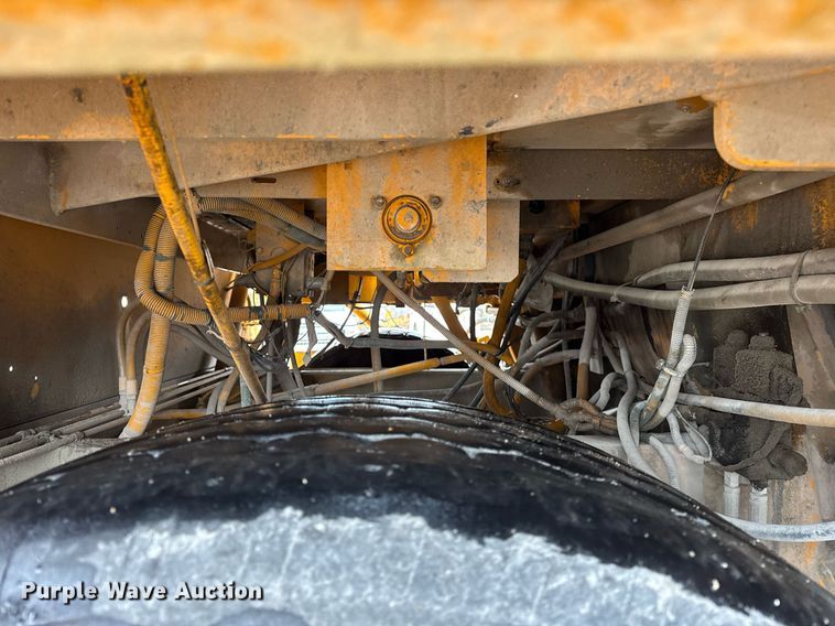 image for item DH9809 1998 Blaw-Knox RW-195D road widener