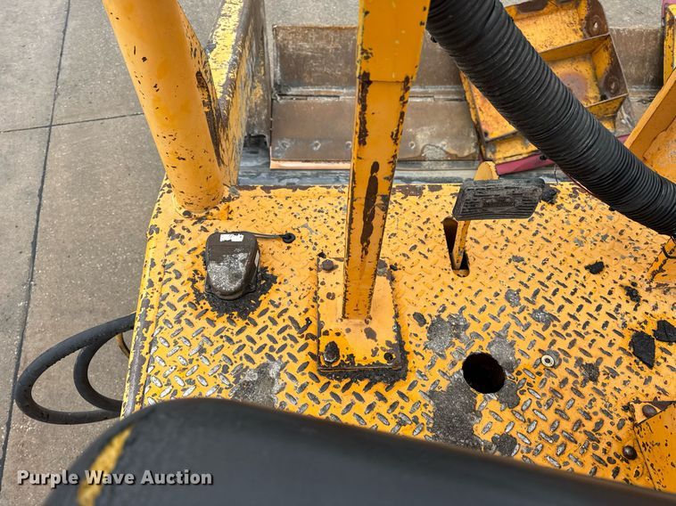 image for item DH9809 1998 Blaw-Knox RW-195D road widener