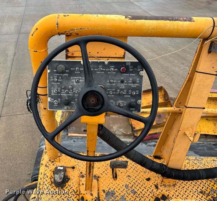 image for item DH9809 1998 Blaw-Knox RW-195D road widener