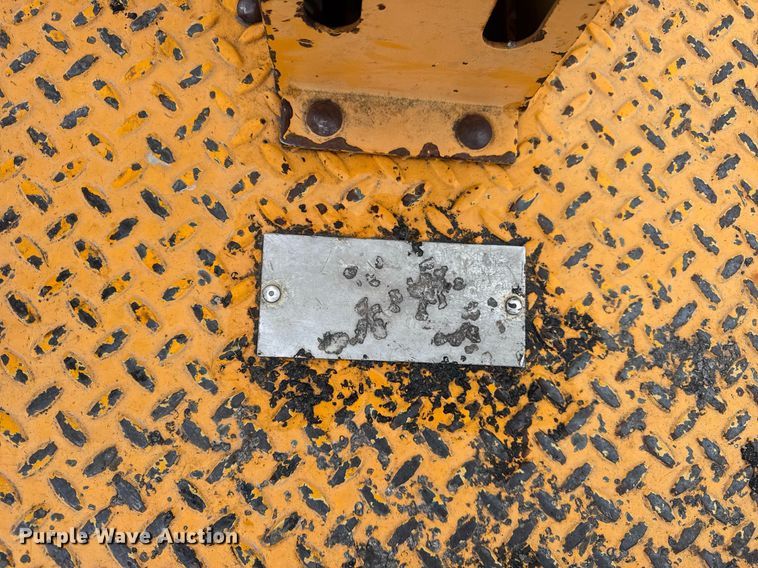 image for item DH9809 1998 Blaw-Knox RW-195D road widener