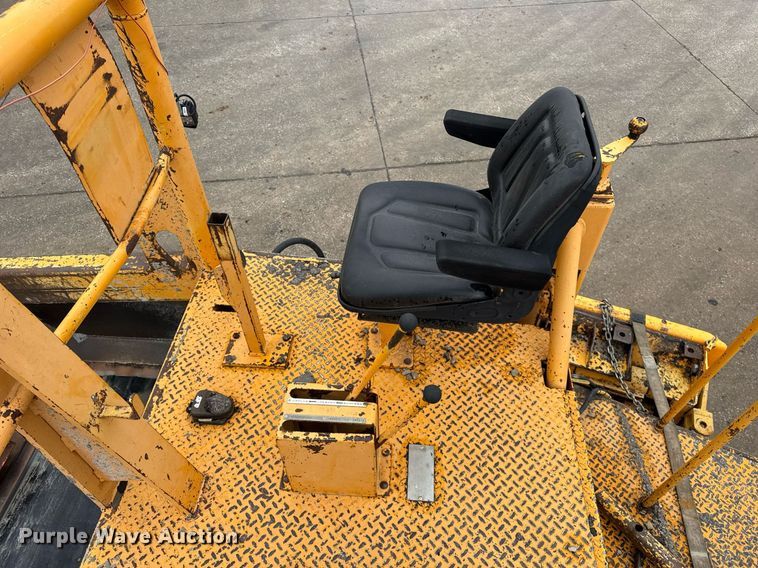 image for item DH9809 1998 Blaw-Knox RW-195D road widener