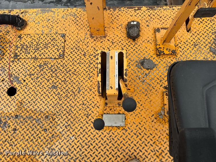 image for item DH9809 1998 Blaw-Knox RW-195D road widener