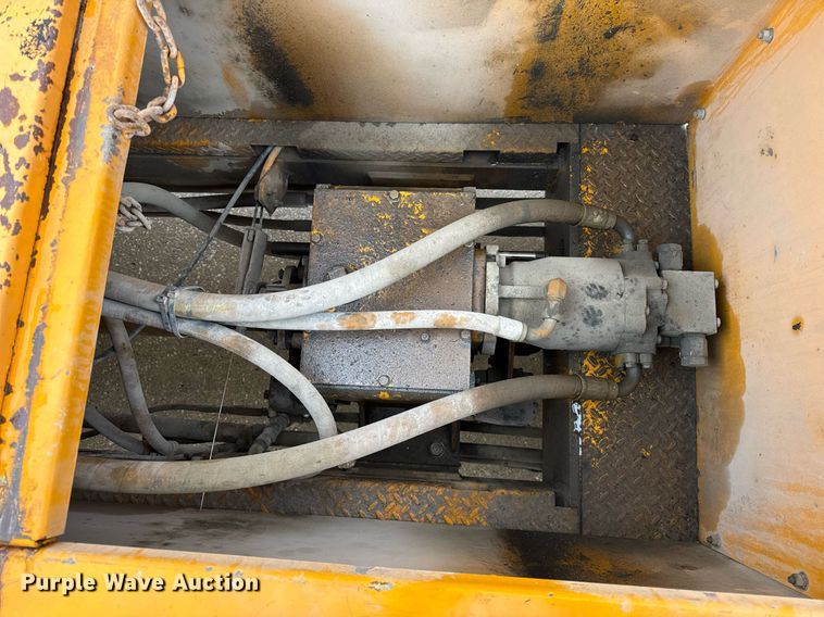 image for item DH9809 1998 Blaw-Knox RW-195D road widener