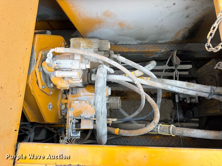 image for item DH9809 1998 Blaw-Knox RW-195D road widener