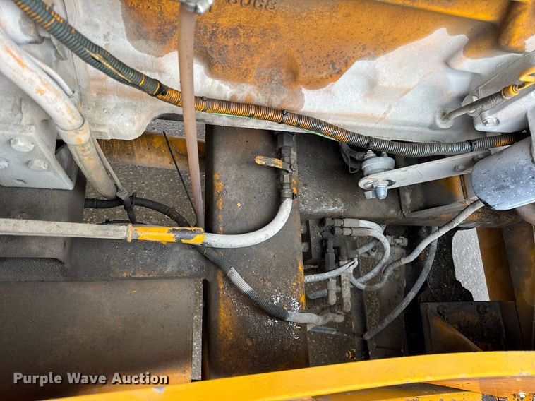 image for item DH9809 1998 Blaw-Knox RW-195D road widener