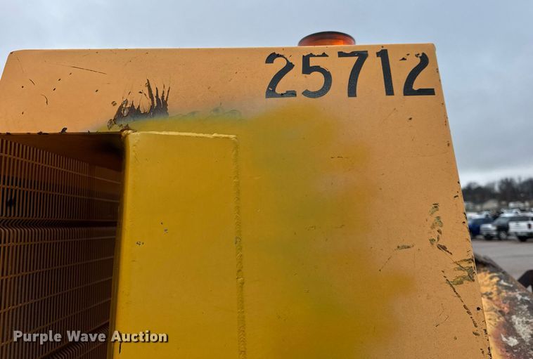 image for item DH9809 1998 Blaw-Knox RW-195D road widener