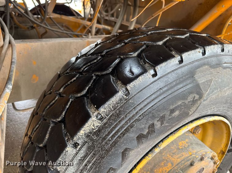 image for item DH9809 1998 Blaw-Knox RW-195D road widener