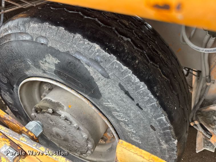 image for item DH9809 1998 Blaw-Knox RW-195D road widener