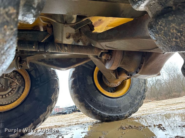 image for item DH9815 2005 Komatsu HM350-1 articulated haul truck