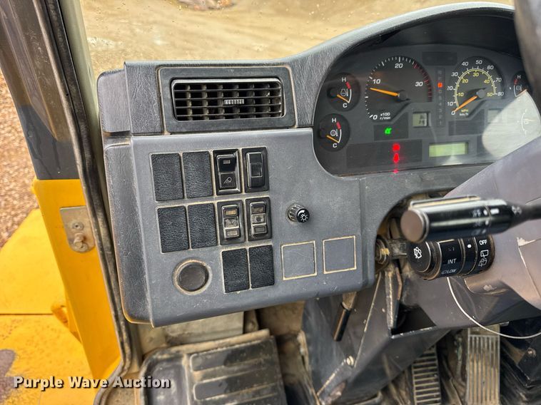 image for item DH9815 2005 Komatsu HM350-1 articulated haul truck