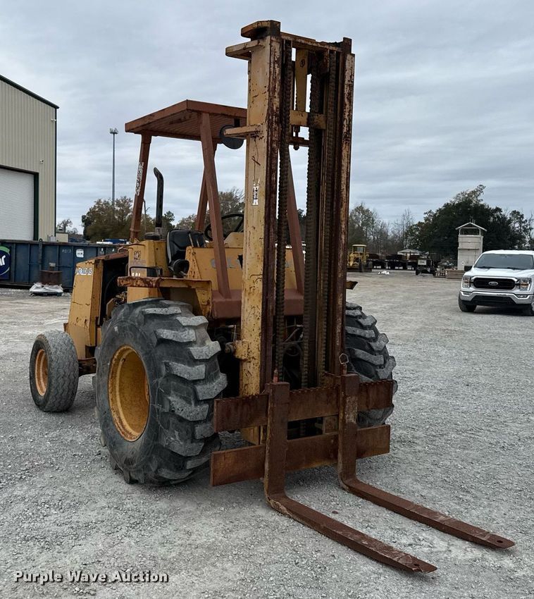 image for item DJ0849 1989 Case 586E forklift