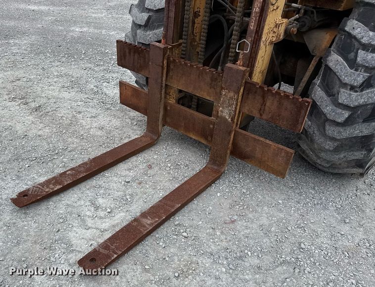 image for item DJ0849 1989 Case 586E forklift