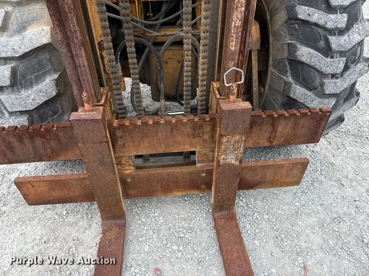 image for item DJ0849 1989 Case 586E forklift