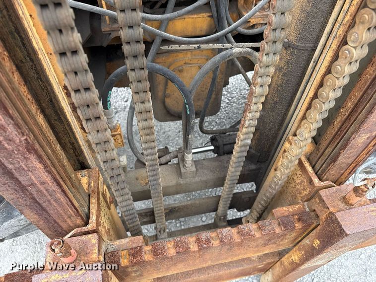 image for item DJ0849 1989 Case 586E forklift