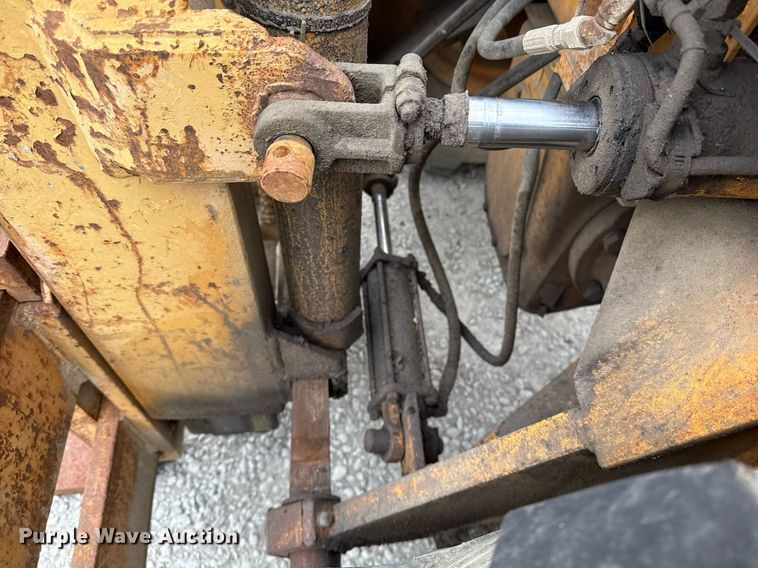 image for item DJ0849 1989 Case 586E forklift