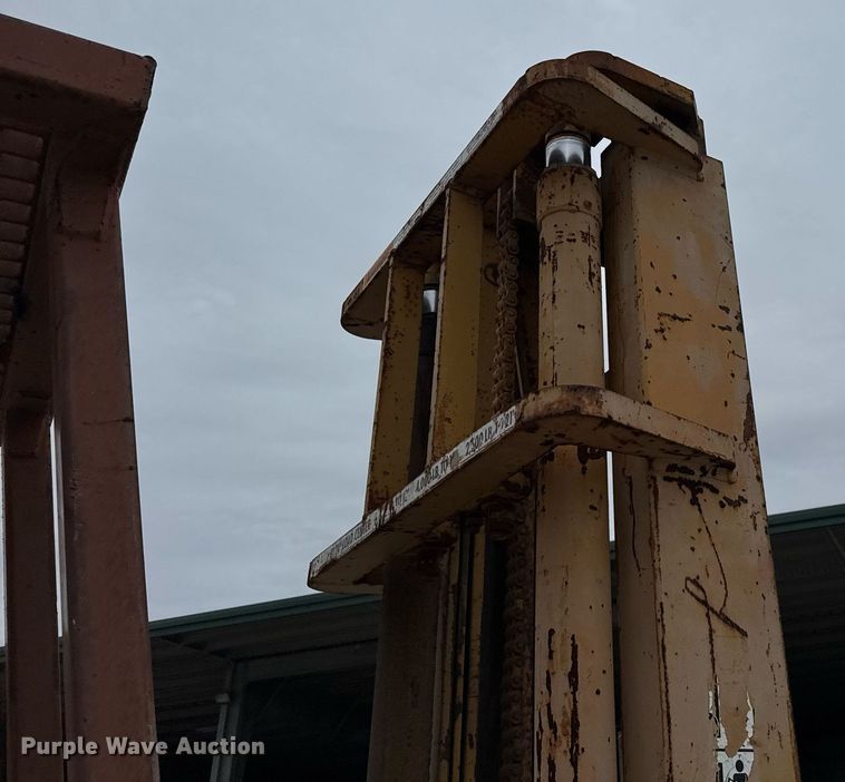 image for item DJ0849 1989 Case 586E forklift