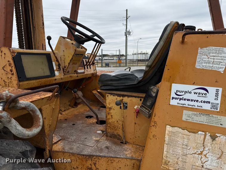 image for item DJ0849 1989 Case 586E forklift