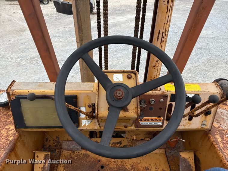 image for item DJ0849 1989 Case 586E forklift