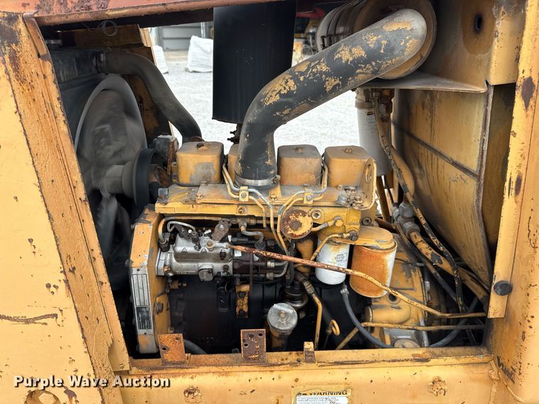 image for item DJ0849 1989 Case 586E forklift