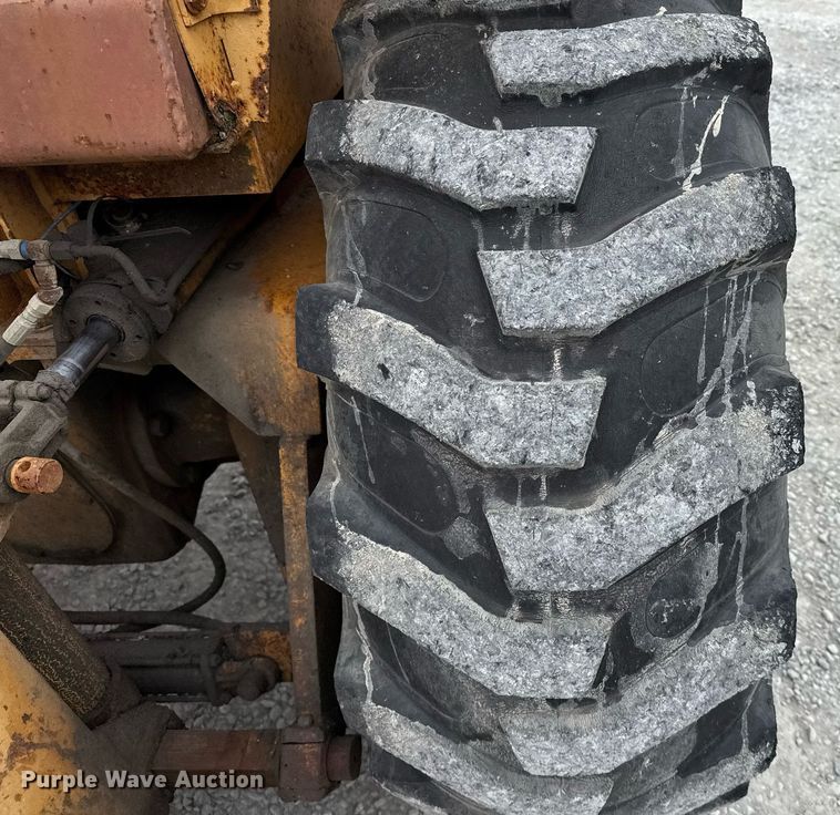 image for item DJ0849 1989 Case 586E forklift