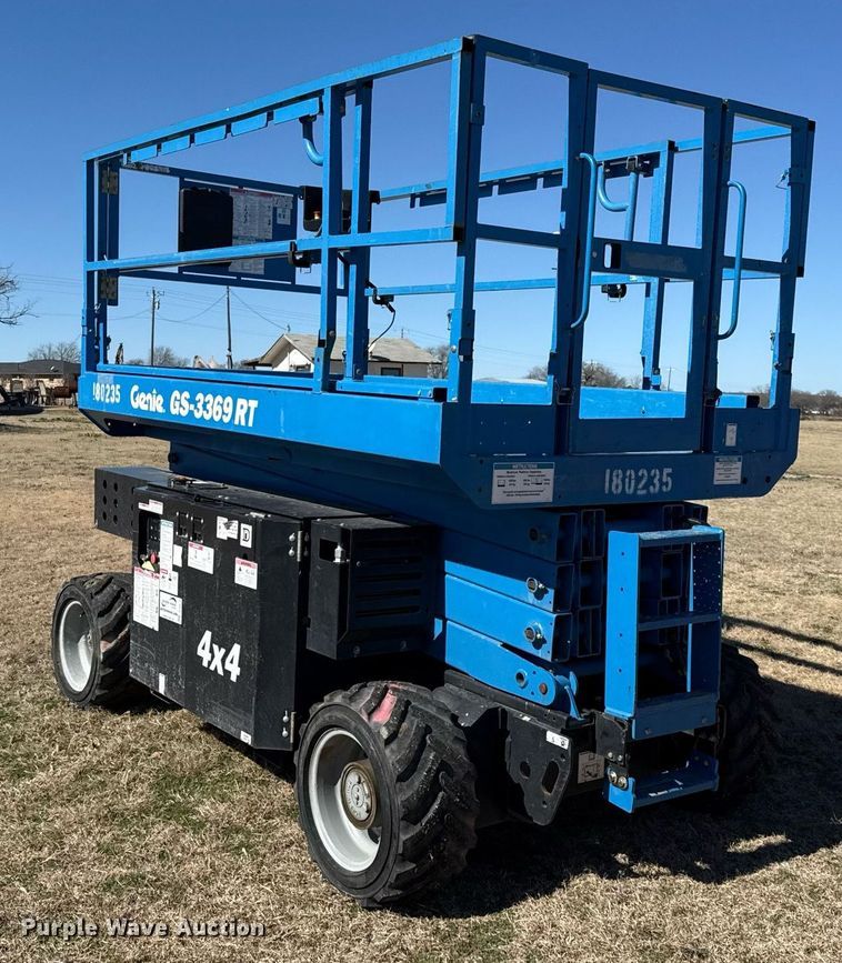image for item DJ0914 2018 Genie GS3369 RT scissor lift
