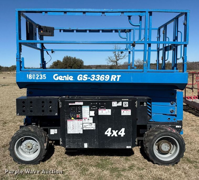 image for item DJ0914 2018 Genie GS3369 RT scissor lift