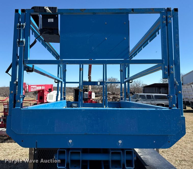 image for item DJ0914 2018 Genie GS3369 RT scissor lift