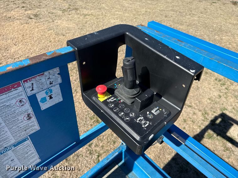 image for item DJ0914 2018 Genie GS3369 RT scissor lift