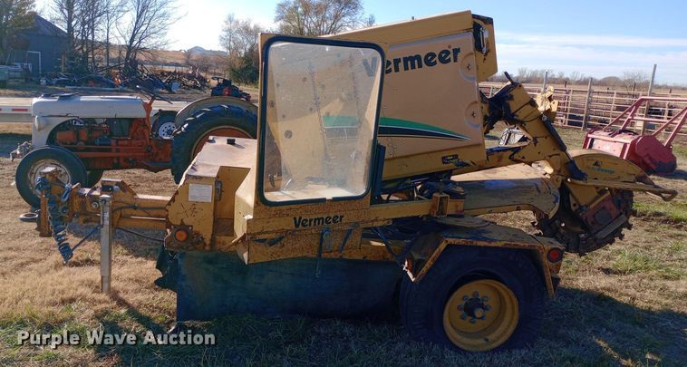 image for item DK7436 2006 Vermeer  SC1102A stump grinder