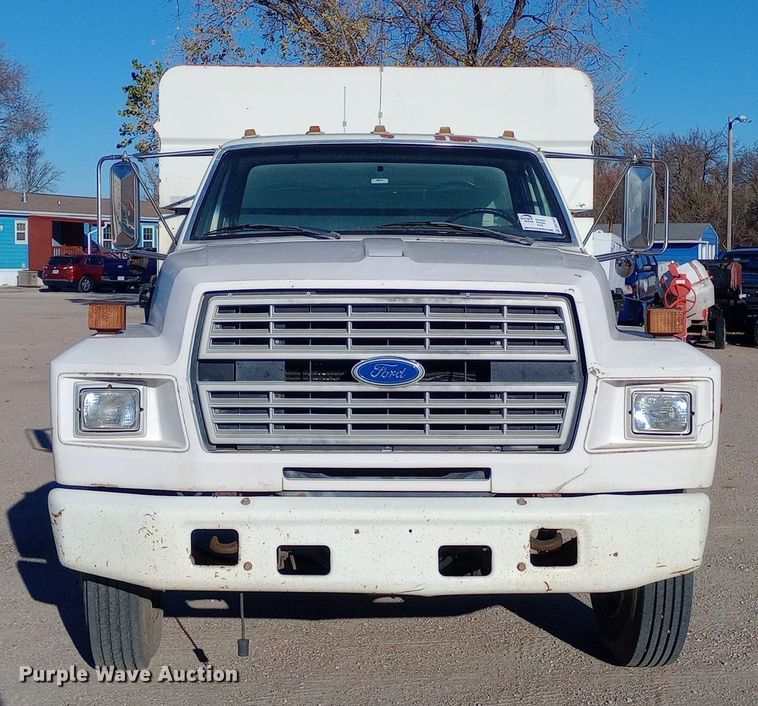image for item DK7441 1994 Ford  F700 chipper truck
