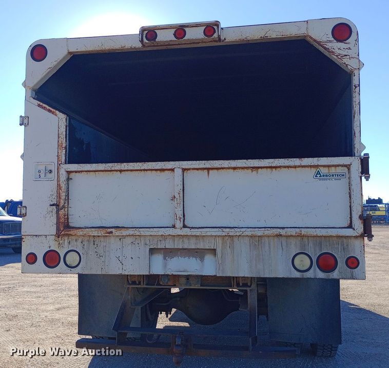 image for item DK7441 1994 Ford  F700 chipper truck