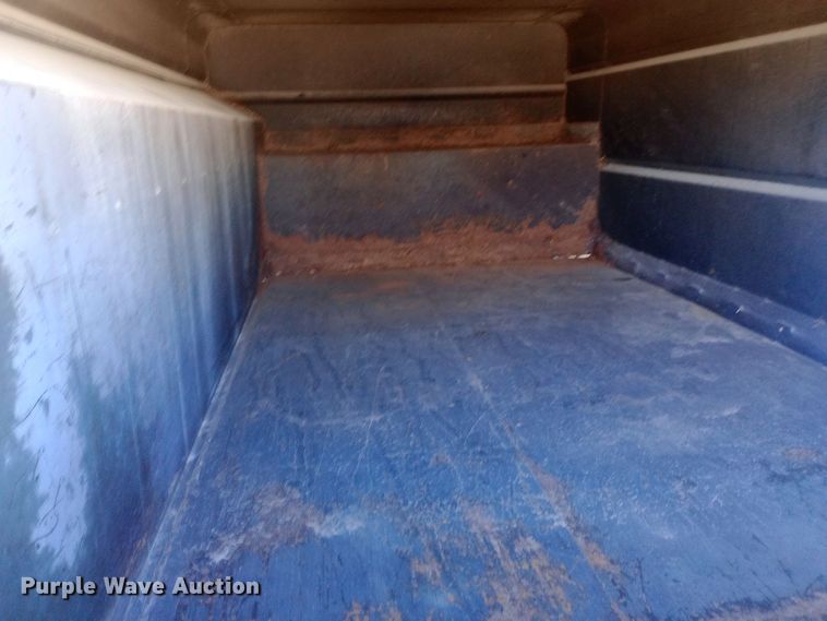 image for item DK7441 1994 Ford  F700 chipper truck