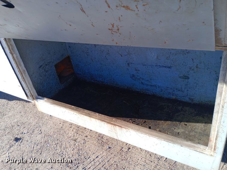 image for item DK7441 1994 Ford  F700 chipper truck