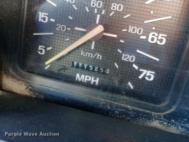 image for item DK7441 1994 Ford  F700 chipper truck