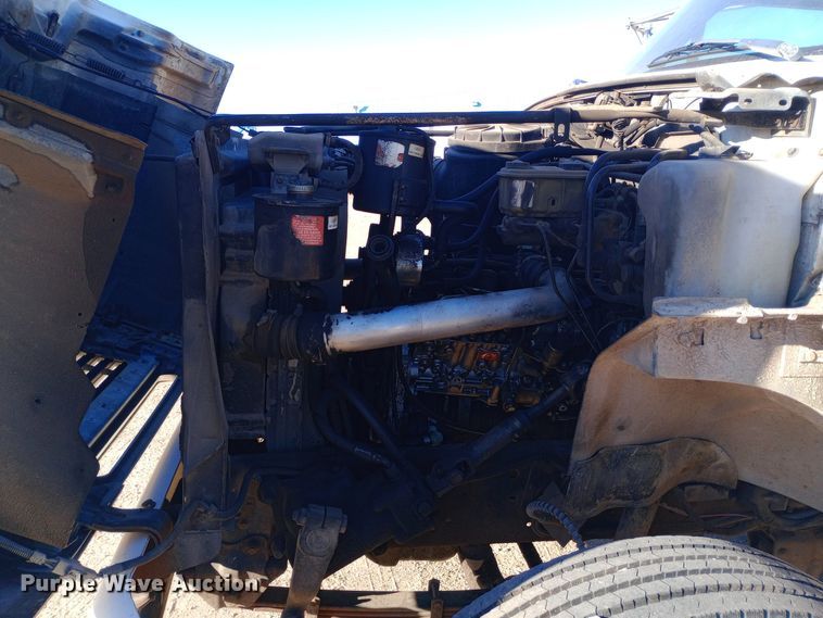 image for item DK7441 1994 Ford  F700 chipper truck